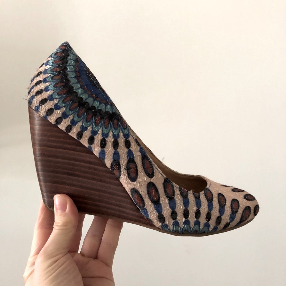 ZIGGY SOHO Heels/ Wedges with Colourful lace pattern detail! Size 6.5